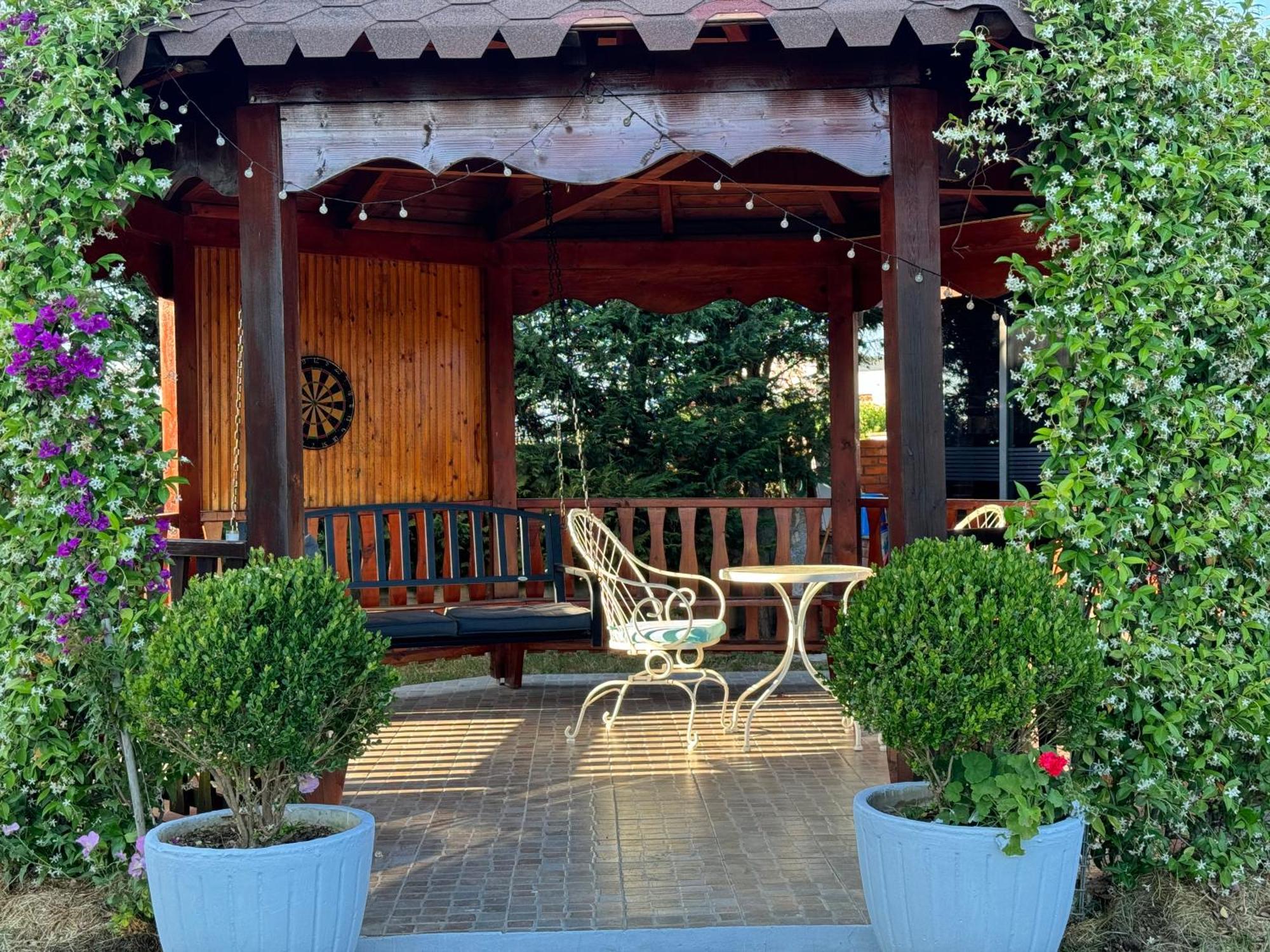 Kunevain Guest House Lezhe Ngoại thất bức ảnh